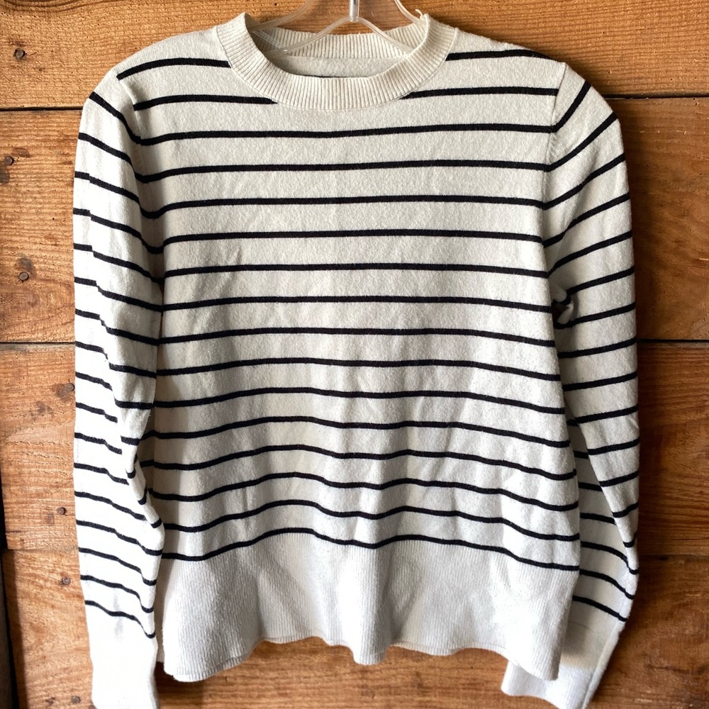 🪴2for10 Striped Sweater🪴